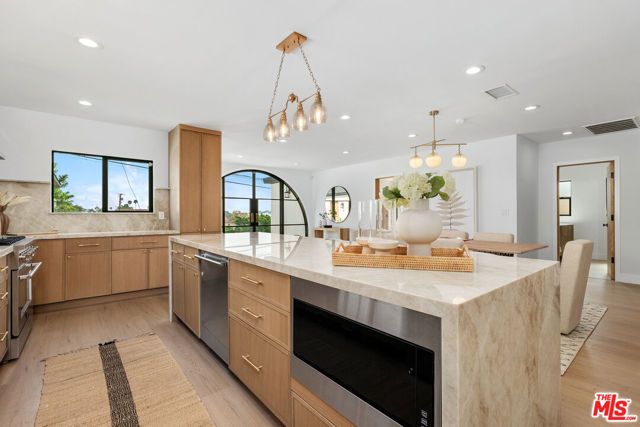 5168 Southridge Avenue, Los Angeles, CA 90043