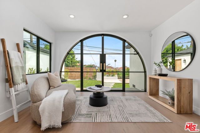 5168 Southridge Avenue, Los Angeles, CA 90043