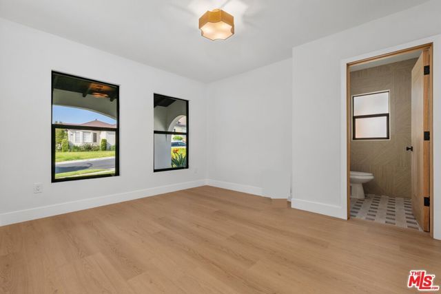 5168 Southridge Avenue, Los Angeles, CA 90043