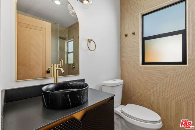 5168 Southridge Avenue, Los Angeles, CA 90043