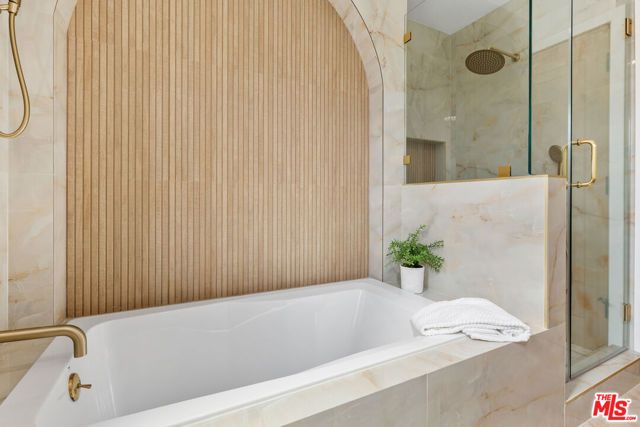 5168 Southridge Avenue, Los Angeles, CA 90043