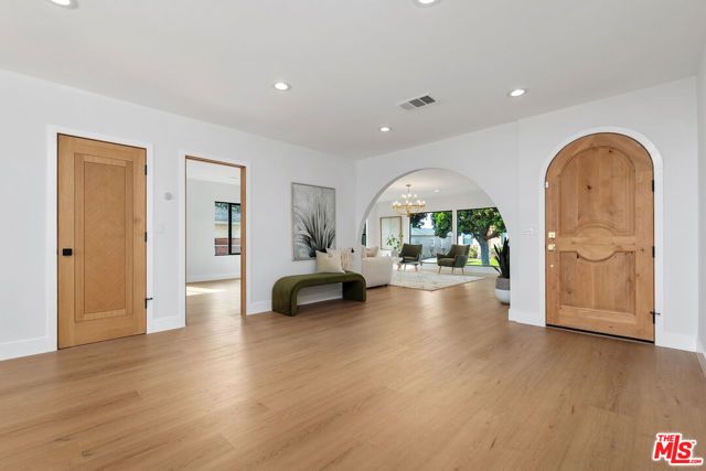 5168 Southridge Avenue, Los Angeles, CA 90043