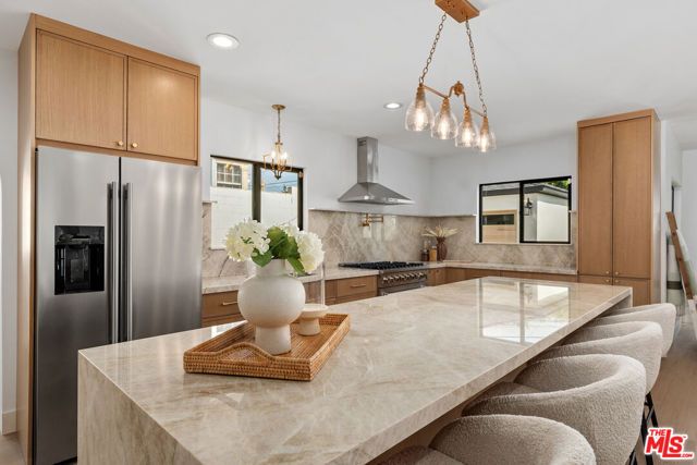 5168 Southridge Avenue, Los Angeles, CA 90043