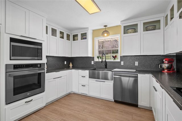 11993 Ranchwood Road, Prairie Grove, AR 72753