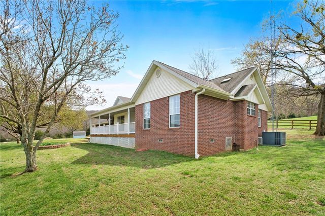 11993 Ranchwood Road, Prairie Grove, AR 72753