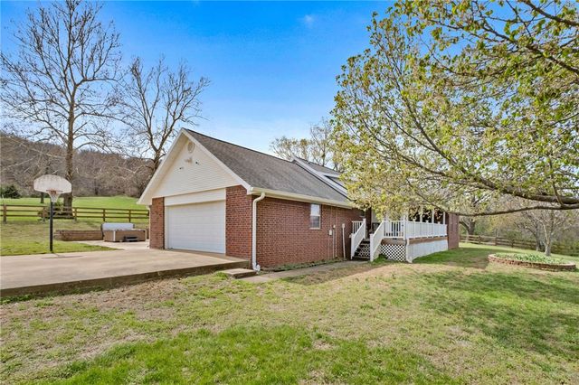 11993 Ranchwood Road, Prairie Grove, AR 72753