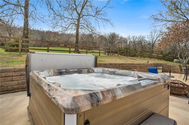 11993 Ranchwood Road, Prairie Grove, AR 72753