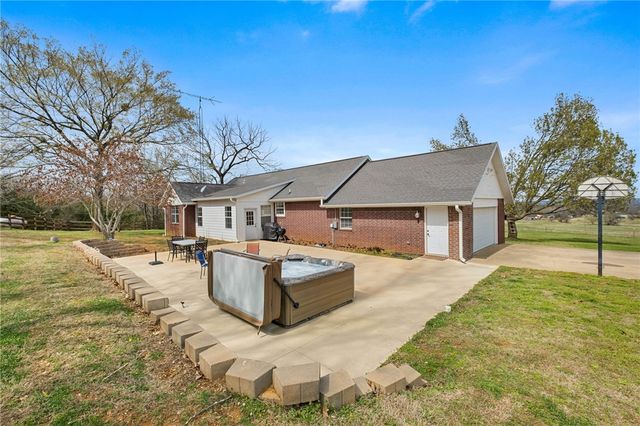 11993 Ranchwood Road, Prairie Grove, AR 72753