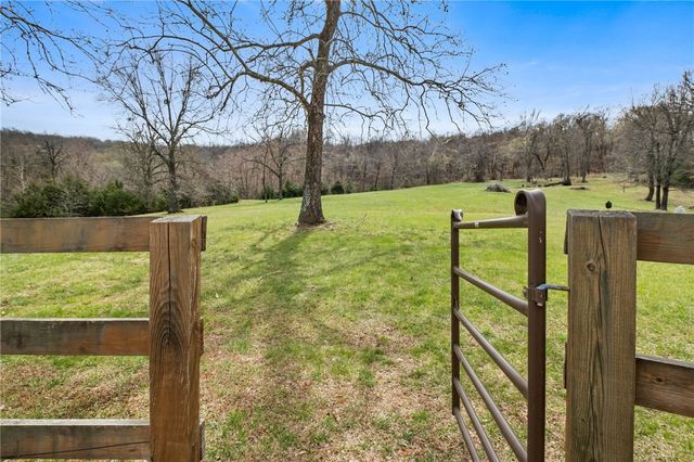 11993 Ranchwood Road, Prairie Grove, AR 72753