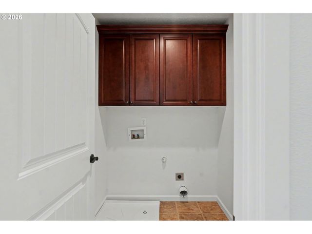 830 LIMELIGHT Ave, Salem, OR 97304