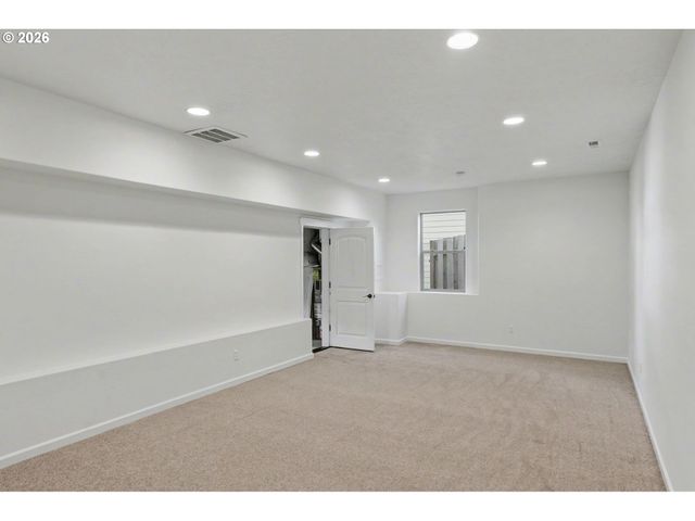 830 LIMELIGHT Ave, Salem, OR 97304