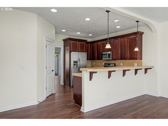 830 LIMELIGHT Ave, Salem, OR 97304