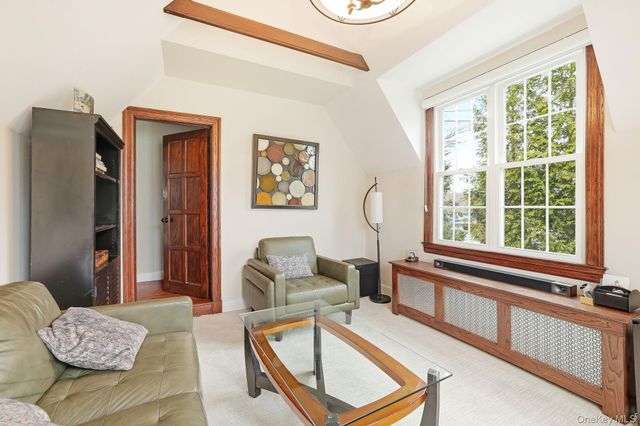 11 Van Buren Place, White Plains, NY 10603