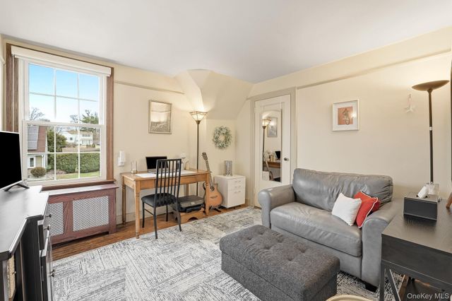 11 Van Buren Place, White Plains, NY 10603