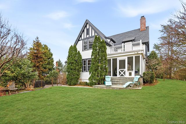 11 Van Buren Place, White Plains, NY 10603