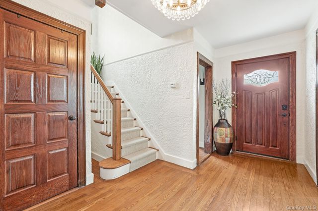 11 Van Buren Place, White Plains, NY 10603
