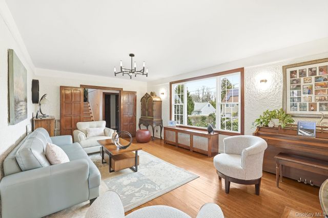 11 Van Buren Place, White Plains, NY 10603