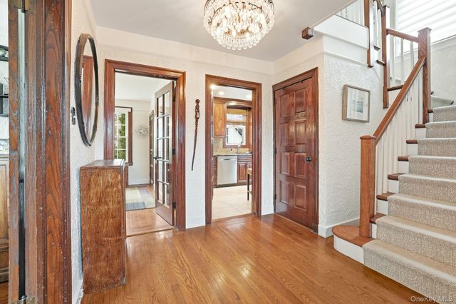 11 Van Buren Place, White Plains, NY 10603