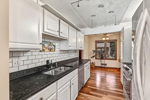 10275 Scarborough Road, Bloomington, MN 55437