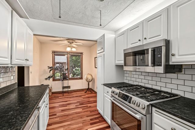 10275 Scarborough Road, Bloomington, MN 55437