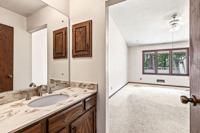 10275 Scarborough Road, Bloomington, MN 55437