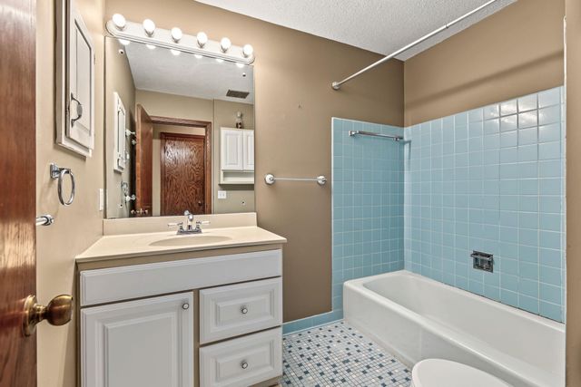 10275 Scarborough Road, Bloomington, MN 55437