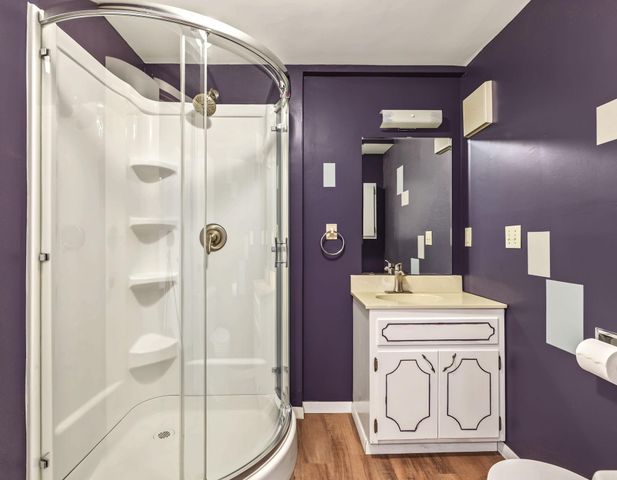 10275 Scarborough Road, Bloomington, MN 55437