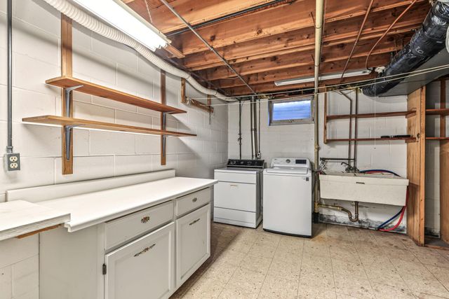 10275 Scarborough Road, Bloomington, MN 55437
