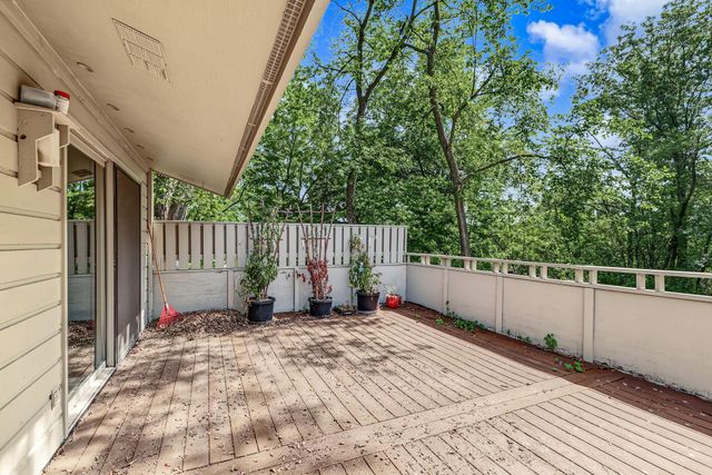 10275 Scarborough Road, Bloomington, MN 55437