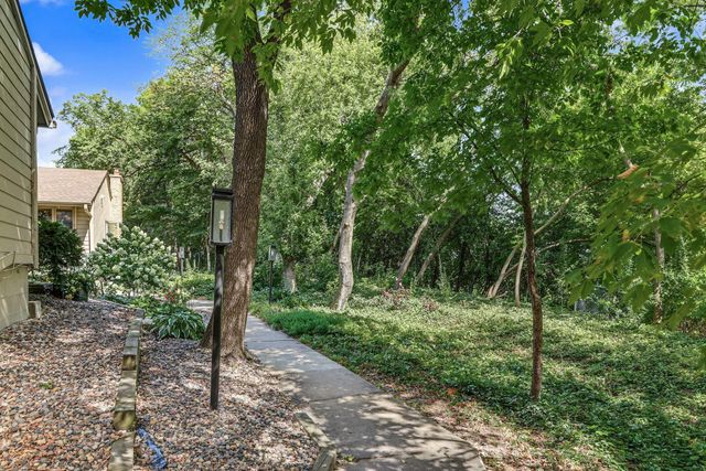 10275 Scarborough Road, Bloomington, MN 55437