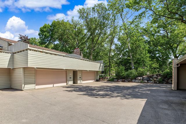 10275 Scarborough Road, Bloomington, MN 55437