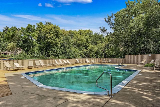 10275 Scarborough Road, Bloomington, MN 55437