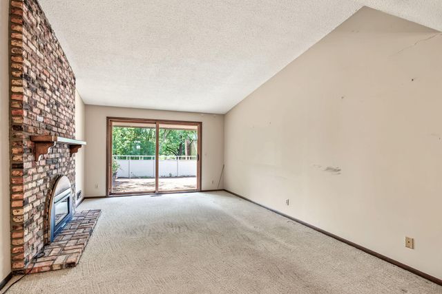 10275 Scarborough Road, Bloomington, MN 55437
