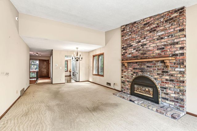 10275 Scarborough Road, Bloomington, MN 55437