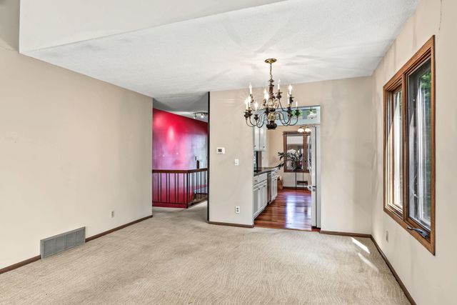10275 Scarborough Road, Bloomington, MN 55437