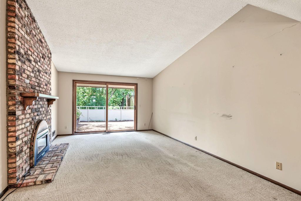 10275 Scarborough Road, Bloomington, MN 55437 — photo 5