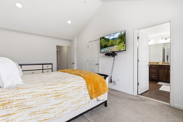 8 Atwood Drive, Middletown, NY 10940