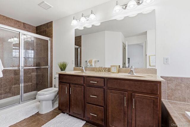 8 Atwood Drive, Middletown, NY 10940