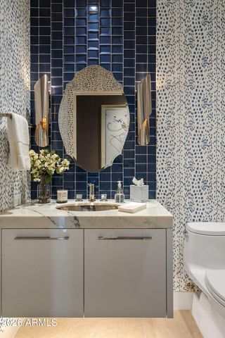 6587 N PALMERAIE Boulevard 2046, Paradise Valley, AZ 85253