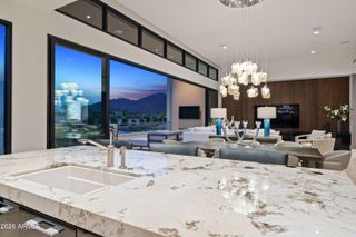 6587 N PALMERAIE Boulevard 2046, Paradise Valley, AZ 85253