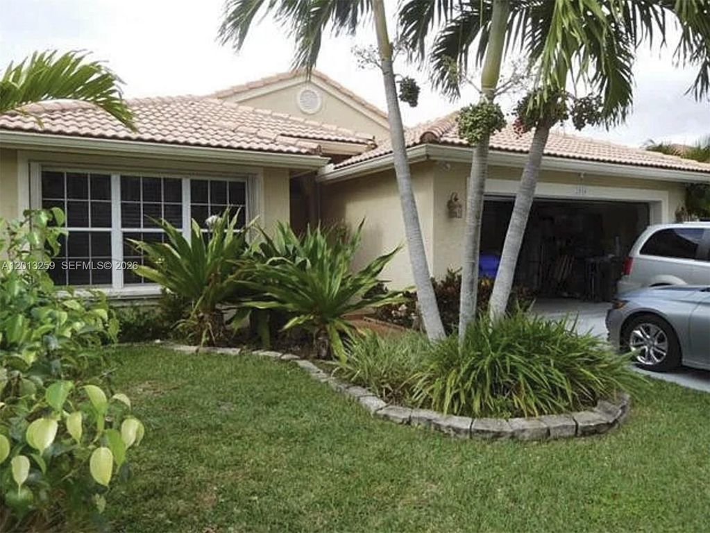 2010 NW 182nd Ter, Pembroke Pines, FL 33029