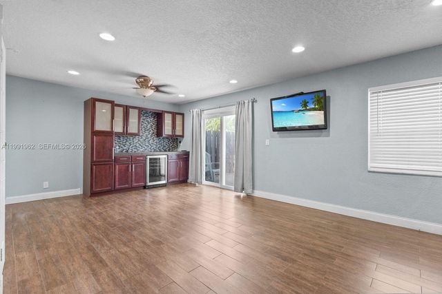 8069 SW 18th Ct 4-7, Davie, FL 33324