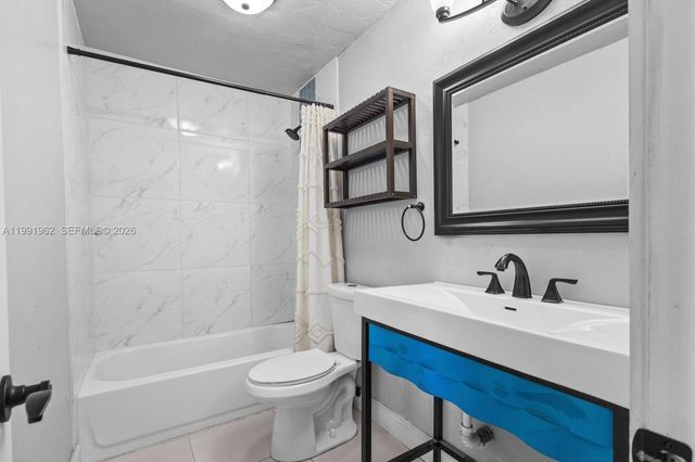 8069 SW 18th Ct 4-7, Davie, FL 33324