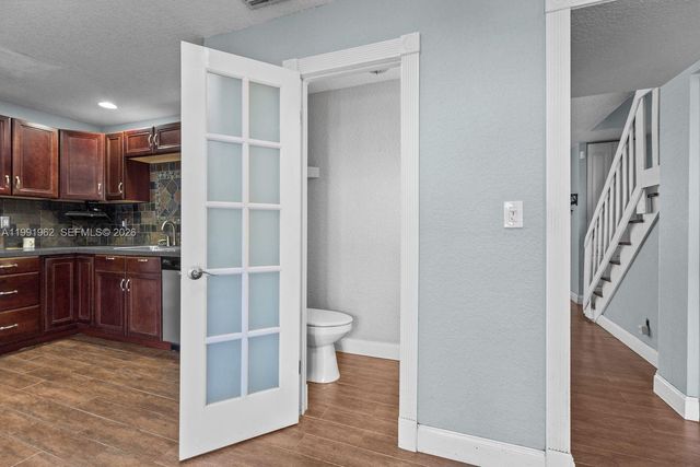 8069 SW 18th Ct 4-7, Davie, FL 33324