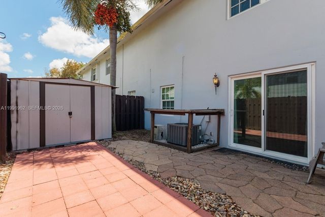 8069 SW 18th Ct 4-7, Davie, FL 33324