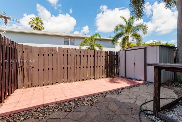 8069 SW 18th Ct 4-7, Davie, FL 33324