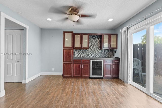 8069 SW 18th Ct 4-7, Davie, FL 33324