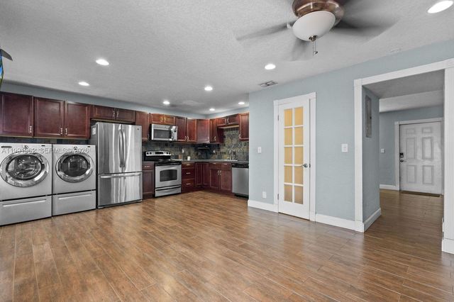 8069 SW 18th Ct 4-7, Davie, FL 33324