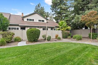 1022 Civic Center Dr, Rohnert Park, CA 94928