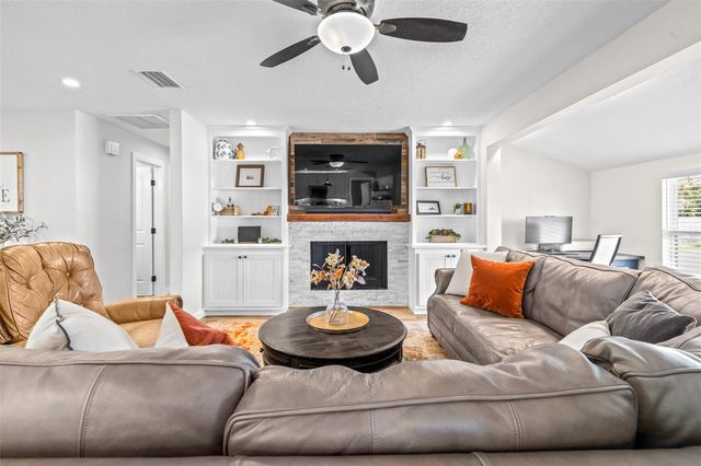 6126 NATIVE WOODS DRIVE, Tampa, FL 33625